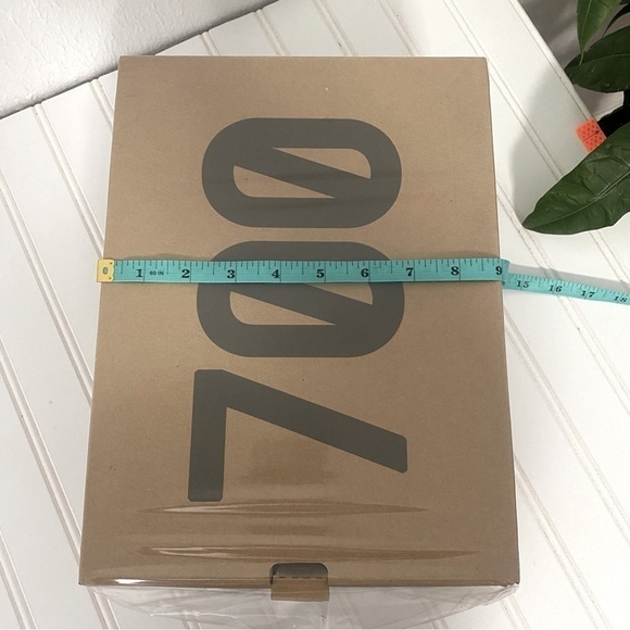 Adidas Yeezy Boost 700 MNVN Size 4.5 FV4440 (EMPTY BOX ONLY) Shoe Box EUC - Picture 8 of 9